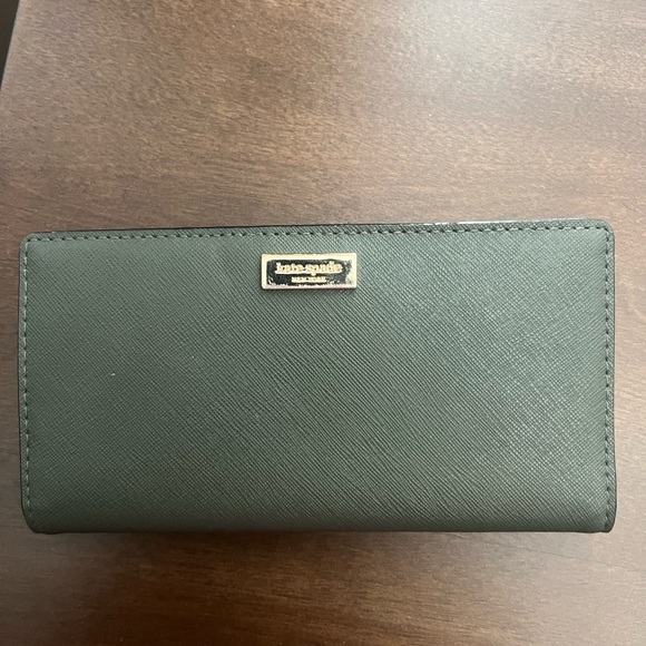 Kate Spade Stacy Wallet in Forest Green - Picture 2 of 3